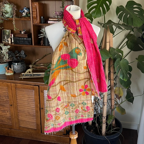 Kantha Vibrant Pink Multicolor Bird Scarf Wrap Shrug or Table Runner Decor - Picture 14 of 15
